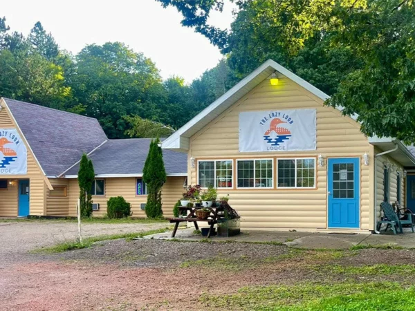 Lazy Loon Lodge