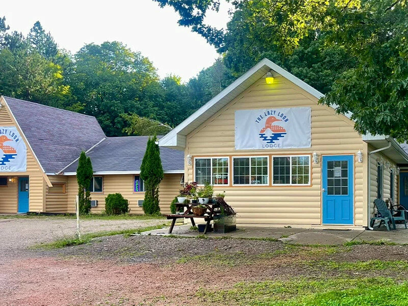 Lazy Loon Lodge
