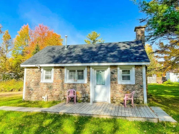 Corner Connection Cabin