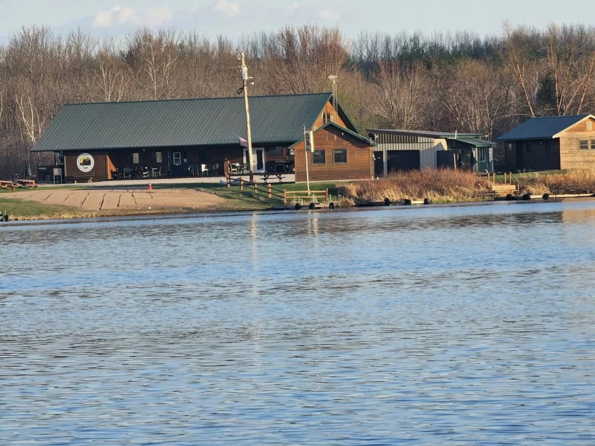 Flyway Resort Bar & Grill